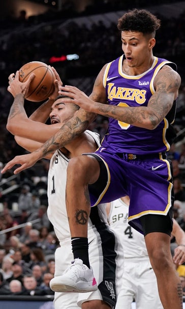LeBron James, Anthony Davis lead Lakers past Spurs